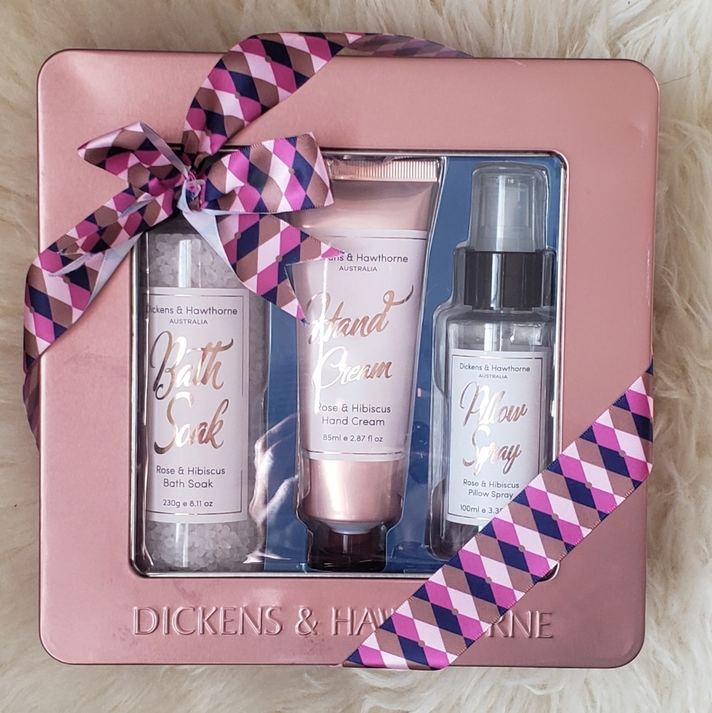 NWT Dickens & Hawthorne Australia Bath Set Rose Hibiscus